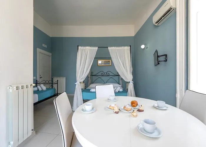 Partenope\'S House 24
